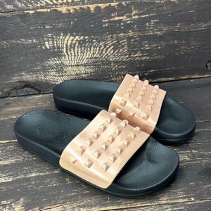 Carmen Sol Black and Blush Women's Slides